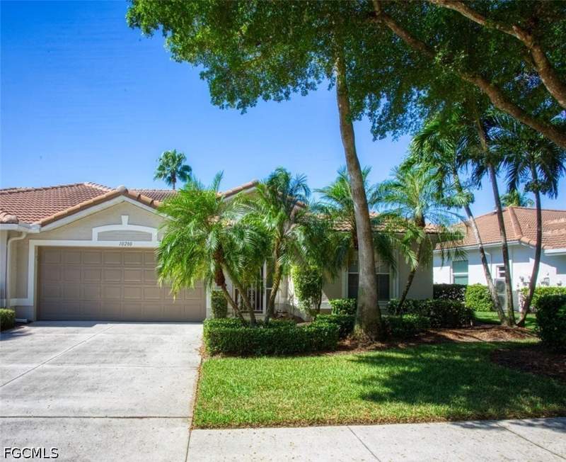 2 bedroom Attached at 10280 Sago Palm Way, Lakemont, Fort Myers — photo 3