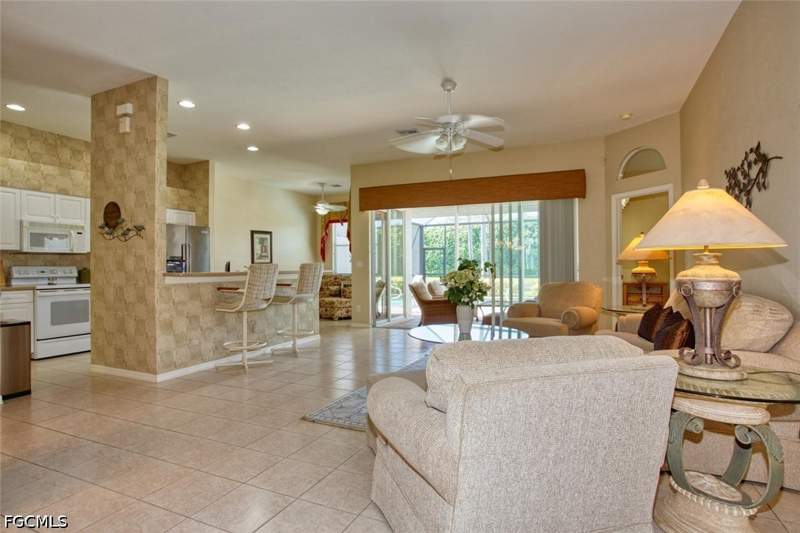 2 bedroom Attached at 10280 Sago Palm Way, Lakemont, Fort Myers — photo 5