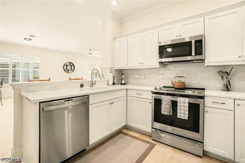 2 bedroom Attached at 8970 Bristol Bend, Sommerset Villas, Fort Myers — photo 5