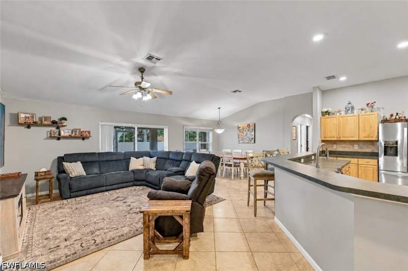 4 bedroom SingleFamilyResidence at 17311 Stepping Stone Dr, Lakes At Three Oaks, Fort Myers — photo 3