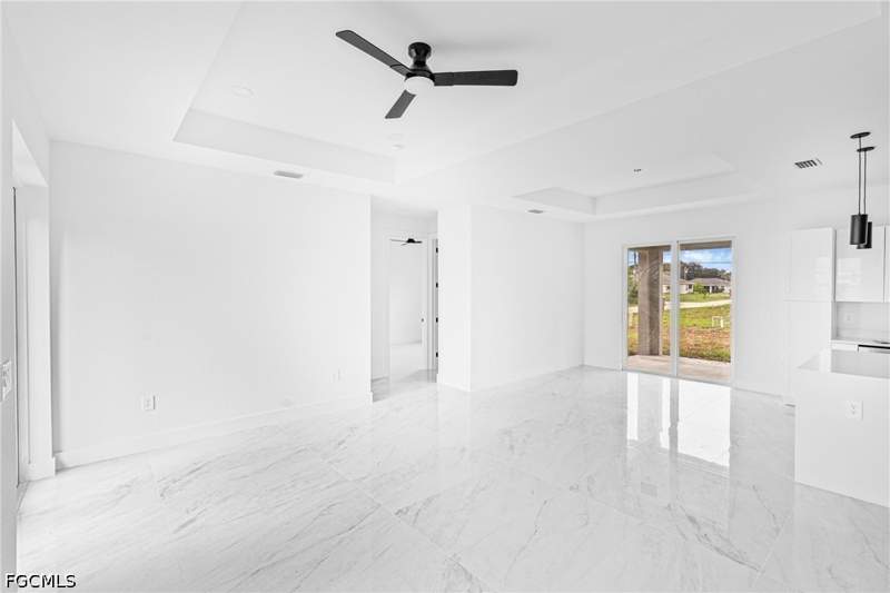 3 bedroom SingleFamilyResidence at 2820 2nd St W, Lehigh Acres, Lehigh Acres — photo 4