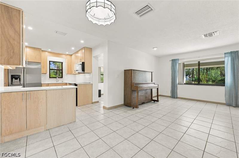 2 bedroom SingleFamilyResidence at 1319 Broadway Ave, Lehigh Acres, Lehigh Acres — photo 5