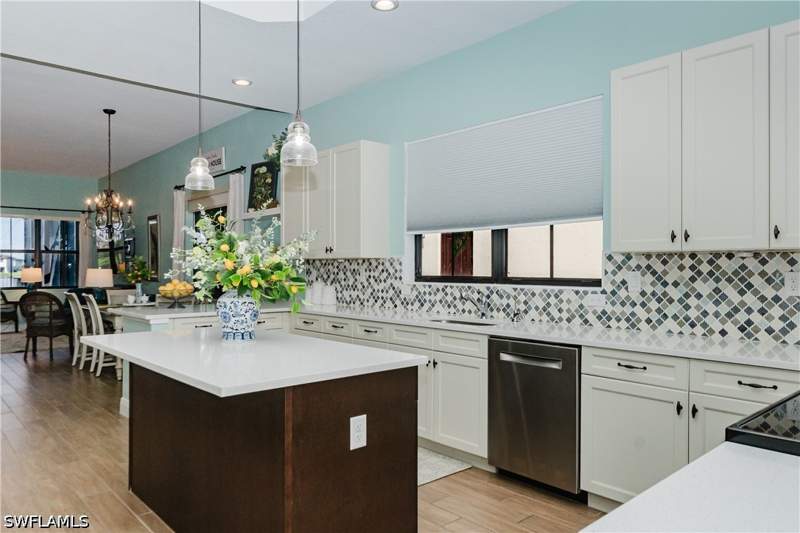 4 bedroom SingleFamilyResidence at 4944 Frattina St, Maple Ridge, Ave Maria — photo 5