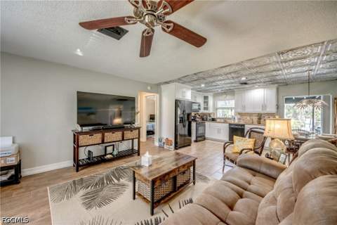513 SE 34th St, Cape Coral FL - photo 10 of 35