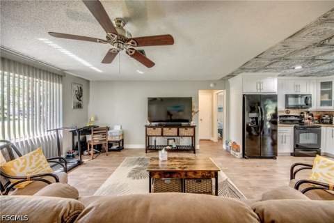 513 SE 34th St, Cape Coral FL - photo 11 of 35