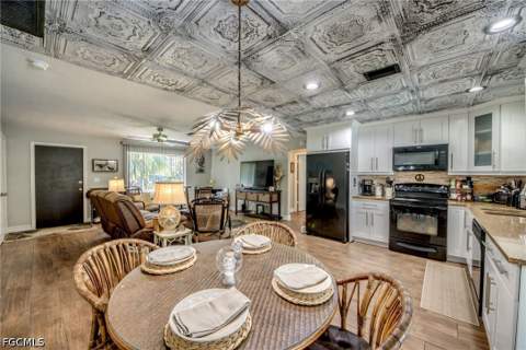 513 SE 34th St, Cape Coral FL - photo 12 of 35