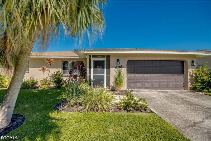 3 bedroom SingleFamilyResidence at 513 SE 34th St, Cape Coral, Cape Coral — photo 2