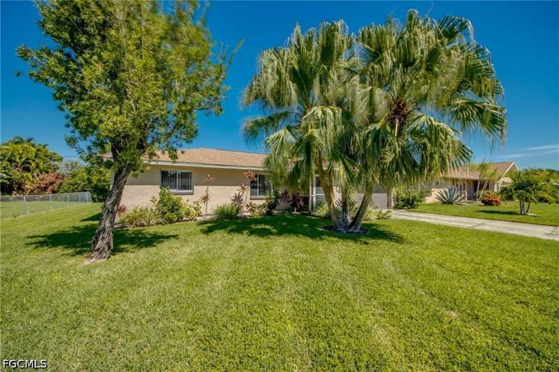 3 bedroom SingleFamilyResidence at 513 SE 34th St, Cape Coral, Cape Coral — photo 3