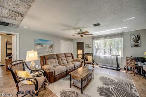 513 SE 34th St, Cape Coral FL - photo 6 of 35