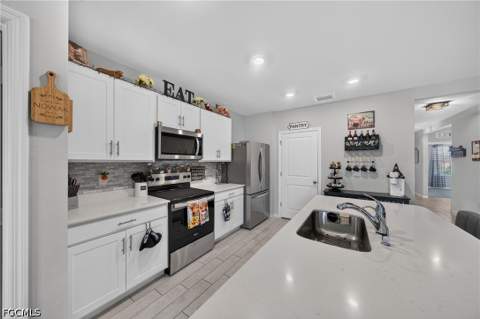 2532 NW 7th St, Cape Coral FL - photo 12 of 33