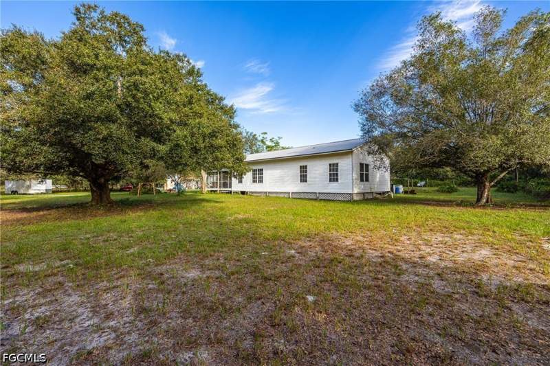 3 bedroom ManufacturedHome at 4410 Fort Adams Ave, Fort Denaud Acres, Labelle — photo 5