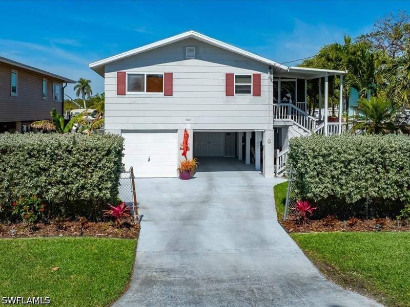 5 bedroom SingleFamilyResidence at 565 Coconut Ave, Goodland Isles, Goodland — photo 2