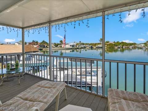 565 Coconut Ave, Goodland FL - photo 7 of 35