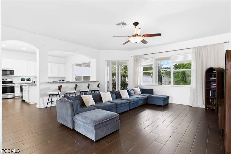 3 bedroom SingleFamilyResidence at 12886 Timber Ridge Dr, Timber Ridge, Fort Myers — photo 2