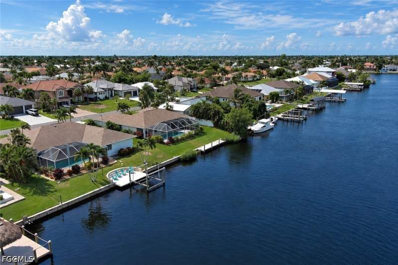 3 bedroom SingleFamilyResidence at 1813 SW 49th Ter, Cape Coral, Cape Coral — photo 4