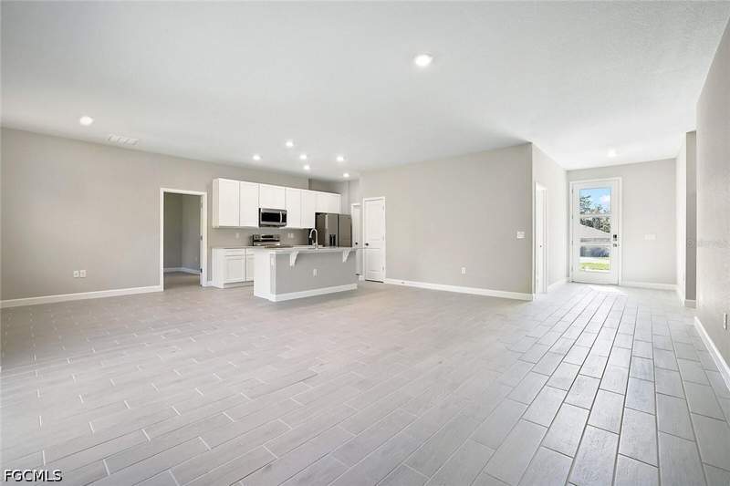 4 bedroom SingleFamilyResidence at 1814 Diplomat Pkwy W, Cape Coral, Cape Coral — photo 5