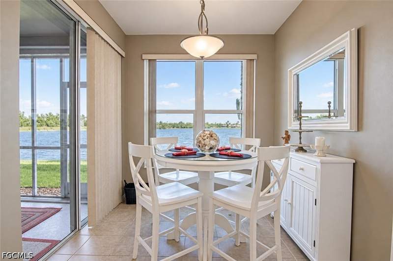 3 bedroom Condominium at 2627 Somerville Loop 606, Somerville, Cape Coral — photo 4