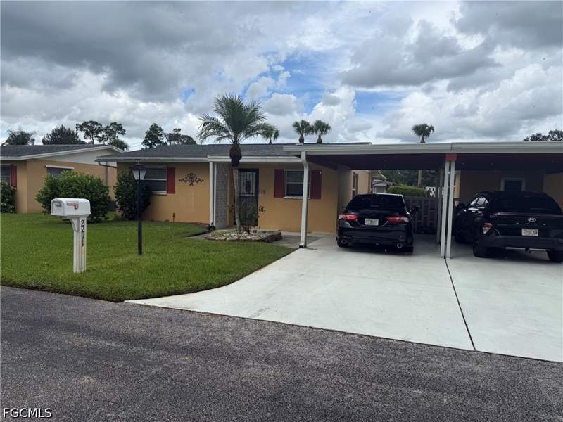 2 bedroom SingleFamilyResidence at 2211 Orchid Rd, Lehigh Acres, Lehigh Acres — photo 2