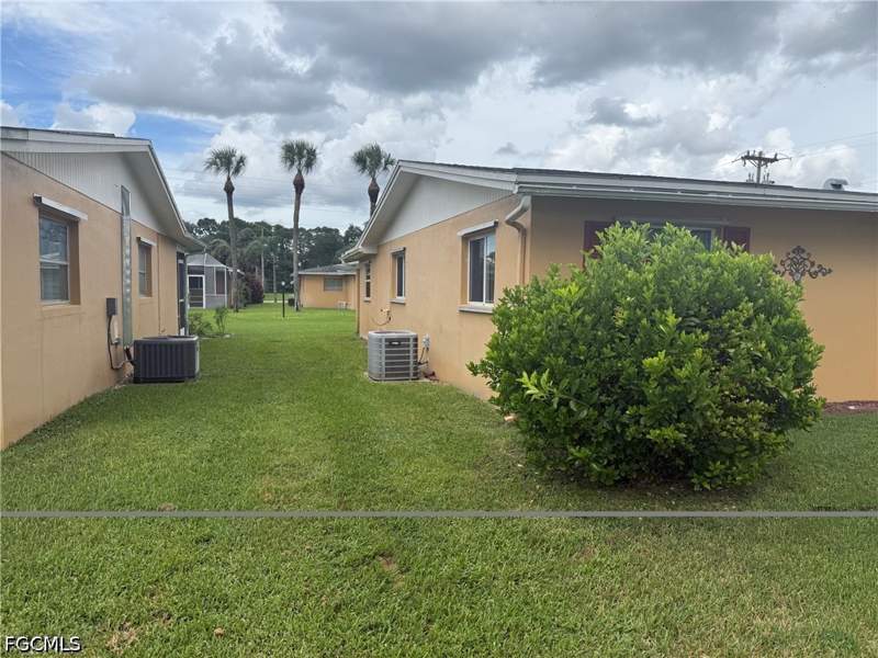 2 bedroom SingleFamilyResidence at 2211 Orchid Rd, Lehigh Acres, Lehigh Acres — photo 3