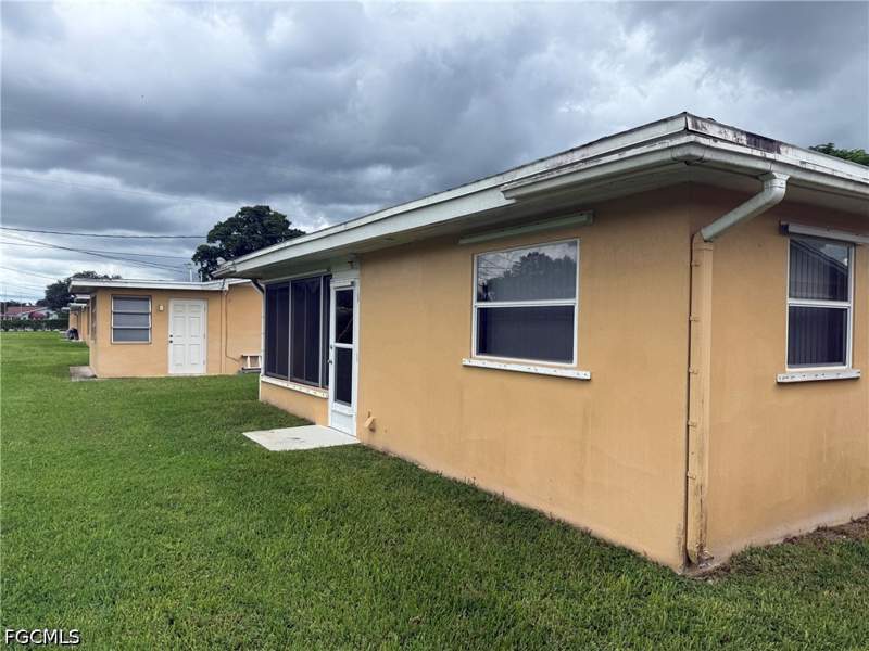 2 bedroom SingleFamilyResidence at 2211 Orchid Rd, Lehigh Acres, Lehigh Acres — photo 4