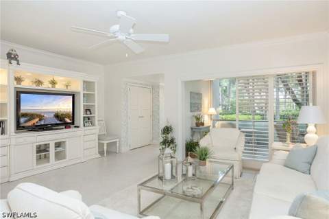 5818 Glencove Dr 103, Naples FL - photo 12 of 44