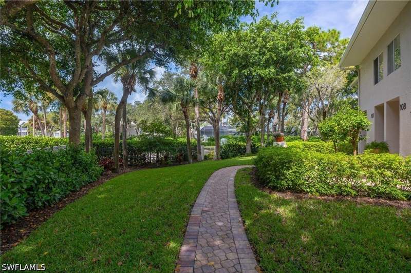 2 bedroom Condominium at 5818 Glencove Dr 103, Glencove, Naples — photo 2