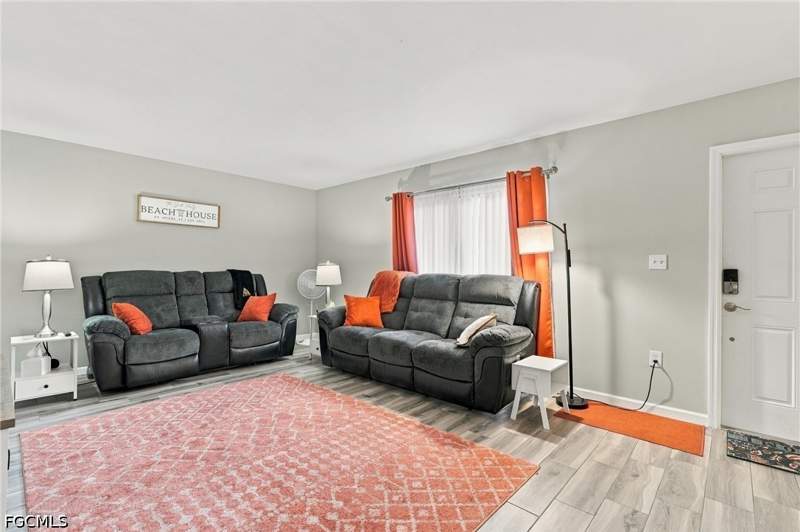 2 bedroom Townhouse at 5205 Cedarbend Dr 2, Village Of Cedarbend, Fort Myers — photo 5