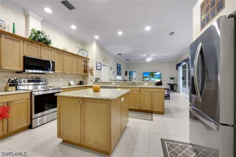 661 27th St NW, Naples FL - photo 9 of 41