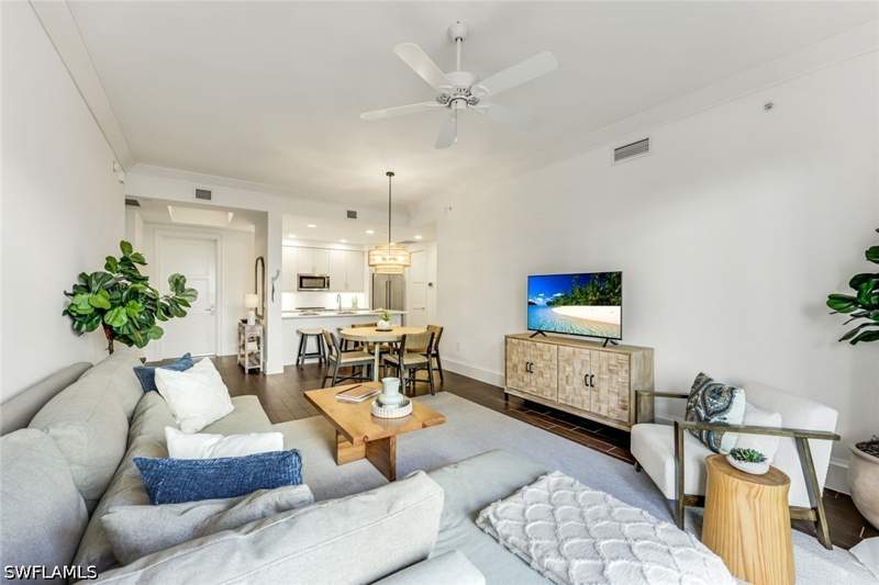 2 bedroom Condominium at 1030 3rd Ave S 215, Naples Square, Naples — photo 4