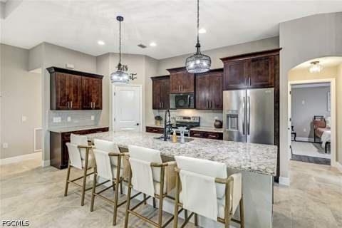 1819 SW 40th Ter, Cape Coral FL - photo 10 of 35
