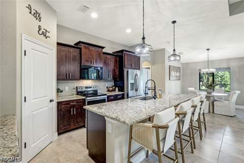 1819 SW 40th Ter, Cape Coral FL - photo 11 of 35