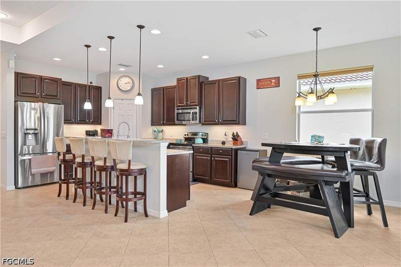 4 bedroom SingleFamilyResidence at 8641 Banyan Bay Blvd, Banyan Bay, Fort Myers — photo 4