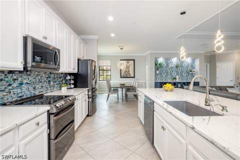 12036 Hawthorn Lake Dr 202, Fort Myers FL - photo 8 of 27