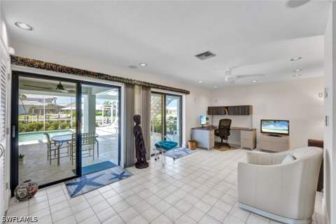 810 Arcadia Ct, Marco Island FL - photo 16 of 46