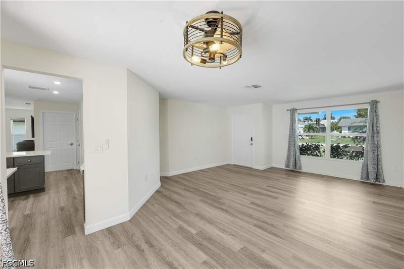 3 bedroom SingleFamilyResidence at 6025 Macbeth Ln, Island Park Woodlands, Fort Myers — photo 5