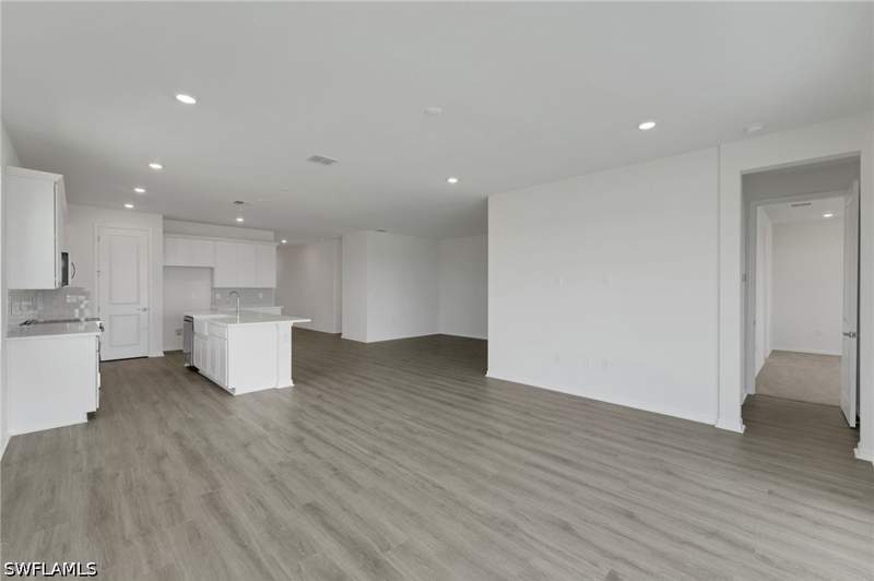 3 bedroom SingleFamilyResidence at 16939 Squirrel Branch Ln, Country Club, Alva — photo 4