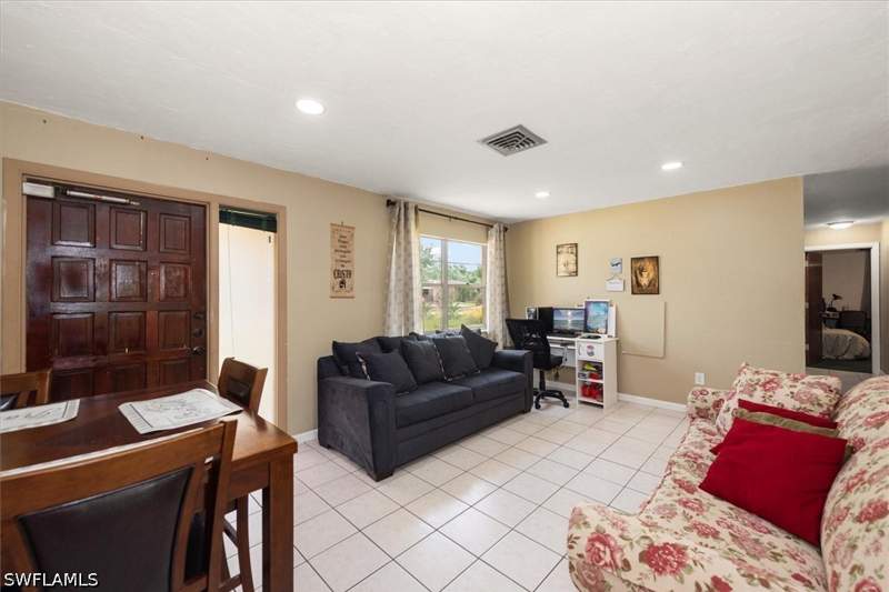 3 bedroom SingleFamilyResidence at 12337 Fourth St, Fort Myers Shores, Fort Myers — photo 4