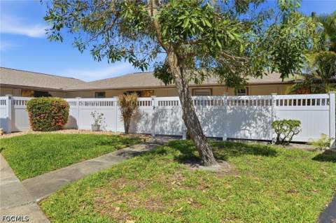 4289 Island Cir 1, Fort Myers FL - photo 6 of 38