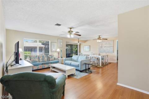 4289 Island Cir 1, Fort Myers FL - photo 8 of 38