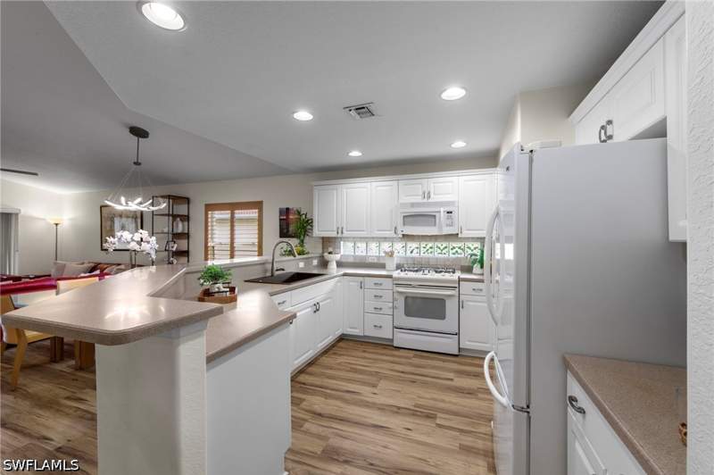 3 bedroom SingleFamilyResidence at 19703 Villa Rosa Loop, The Reserve At Estero, Estero — photo 2