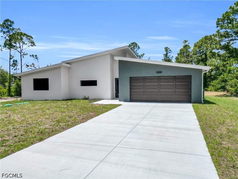 3 bedroom SingleFamilyResidence at 1006 Macy St E, Lehigh Acres, Lehigh Acres — photo 2