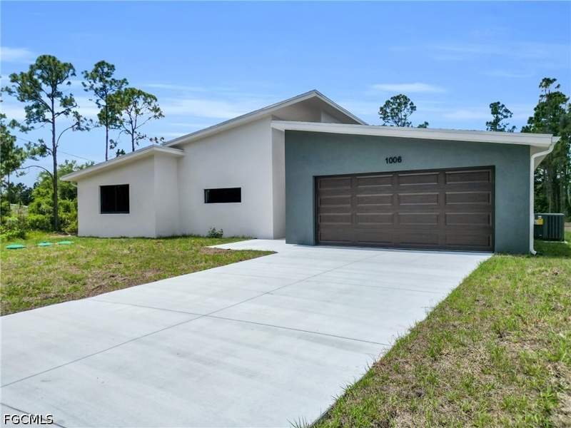 3 bedroom SingleFamilyResidence at 1006 Macy St E, Lehigh Acres, Lehigh Acres — photo 4