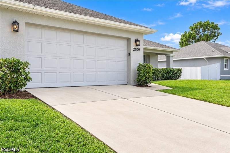 3 bedroom SingleFamilyResidence at 2509 41st St SW, Lehigh Acres, Lehigh Acres — photo 2