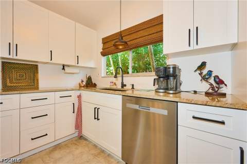 6513 W Royal Woods Dr, Fort Myers FL - photo 15 of 49