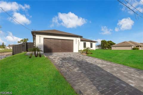 4042 NE 10th Pl, Cape Coral FL - photo 7 of 34