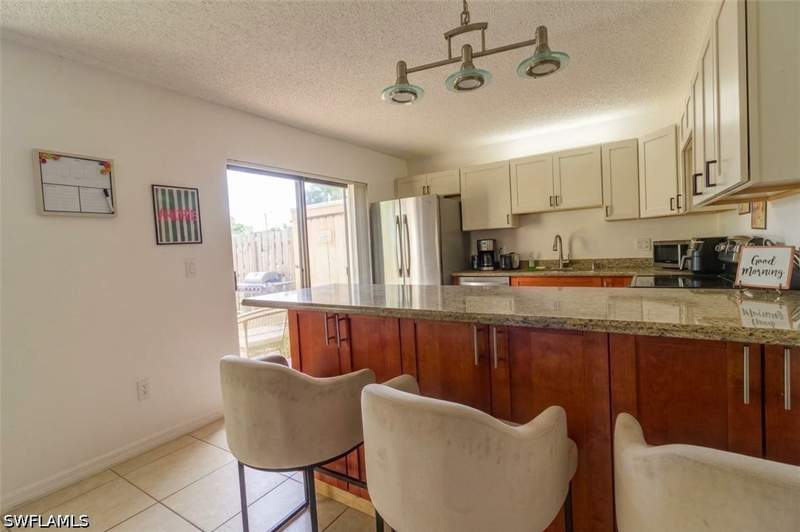 2 bedroom Townhouse at 5572 Malt Dr 2, Parkwoods Townhouse Community, Fort Myers — photo 4