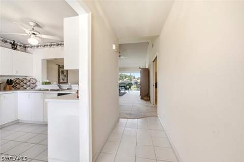 575 Saratoga Cir 204, Naples FL - photo 6 of 38