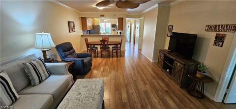 289 Robin Hood Cir 101, Naples FL - photo 15 of 46