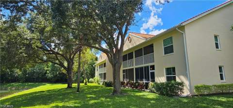289 Robin Hood Cir 101, Naples FL - photo 9 of 46
