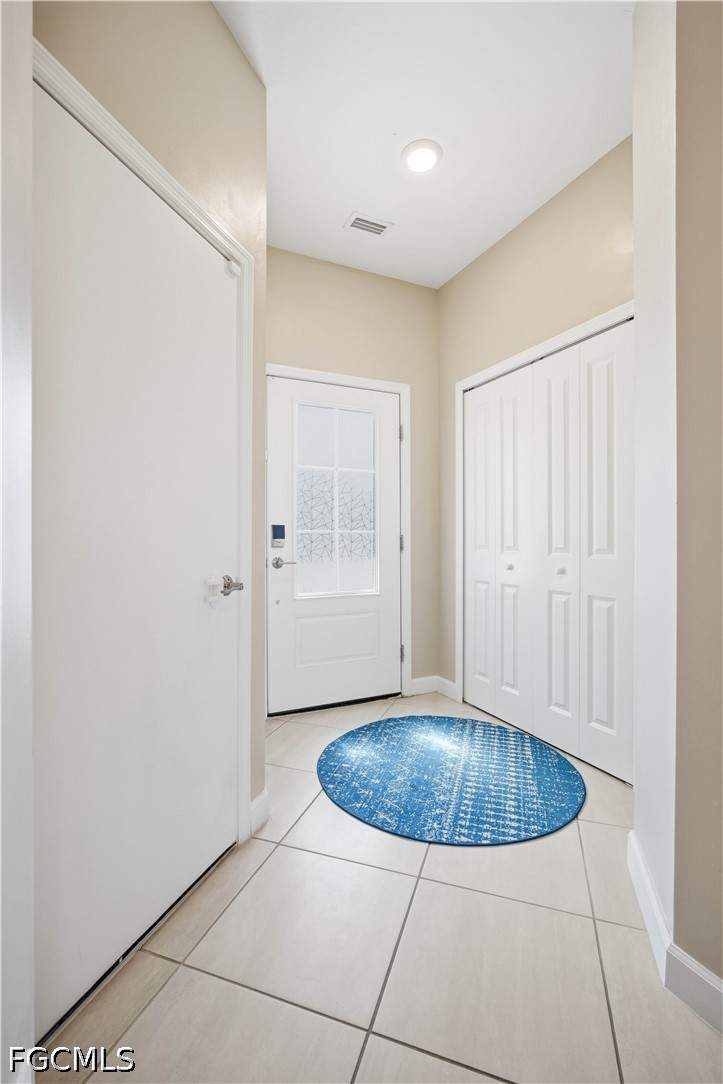 3 bedroom Townhouse at 14260 Pine Lodge Ln, Timber Creek, Fort Myers — photo 4